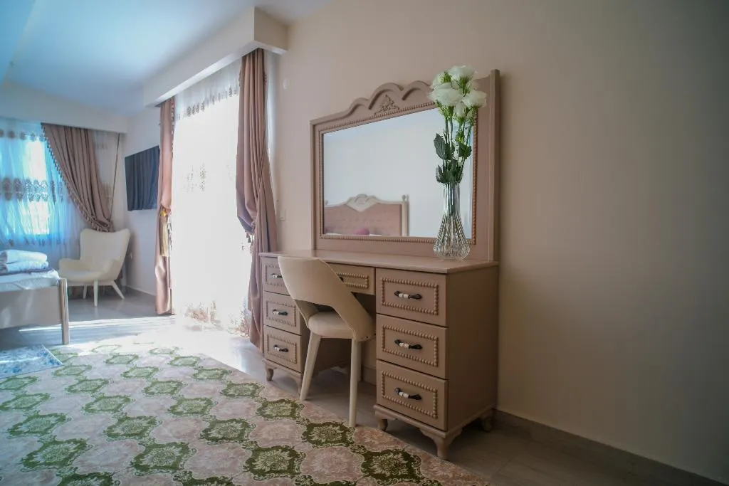 QUADRUPLE COMFORT Room, Graf Victor Apart Hotel, Antalya