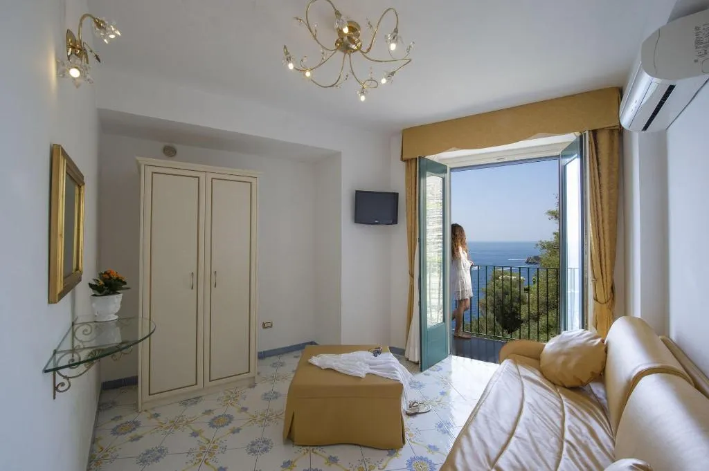 Room, Villa Maria Pia, Naples