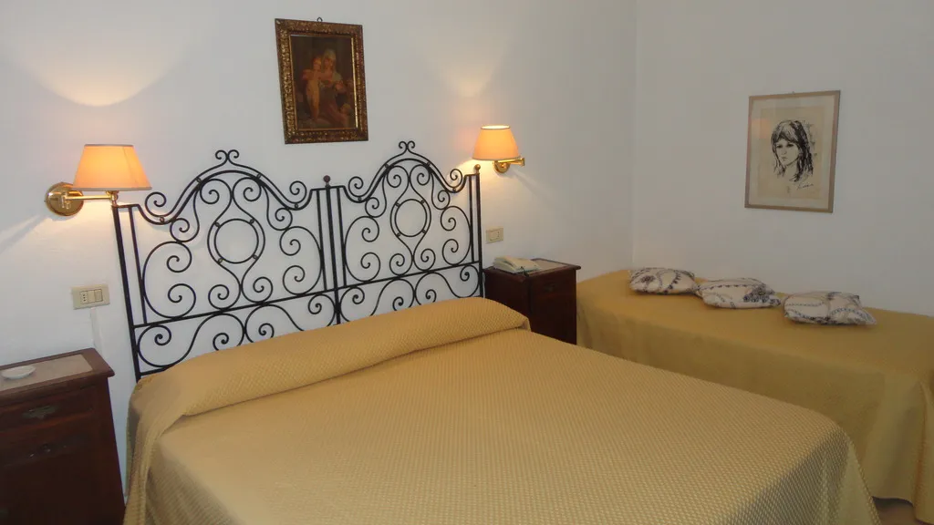 TRIPLE STANDARD Room, Villa Mora, Catania
