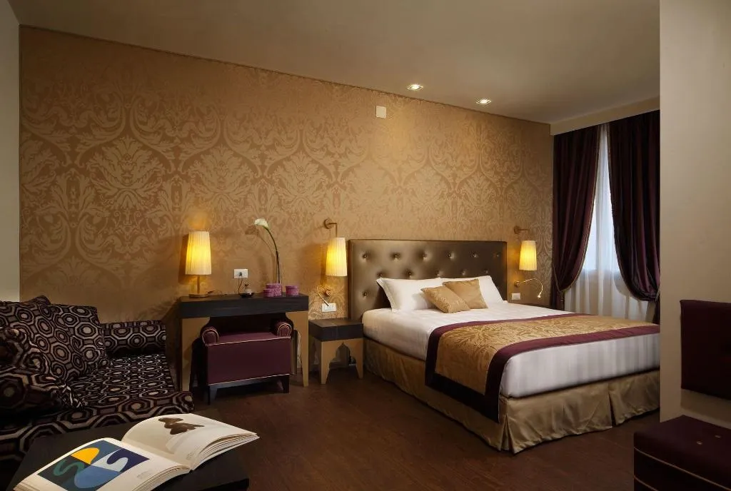 Room, Arcadia, Venice
