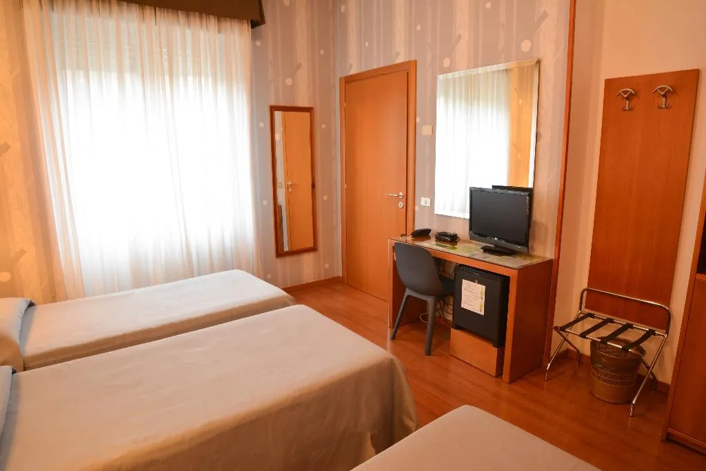 TRIPLE STANDARD Room, Eco Hotel Milano & Bioriso Restaurant, Milan