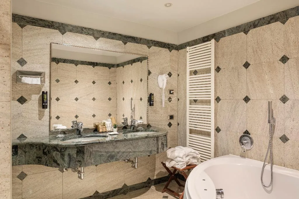 JUNIOR SUITE STANDARD Room, Living Hotel Milano, Milan
