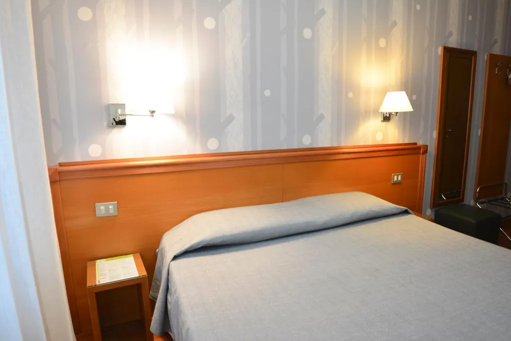 DOUBLE STANDARD Room, Eco Hotel Milano & Bioriso Restaurant, Milan