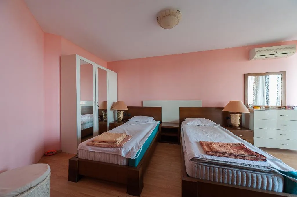 APARTMENT SEA VIEW Room, Maisonettes In Royal Bay Residence And Spa, Bourgas