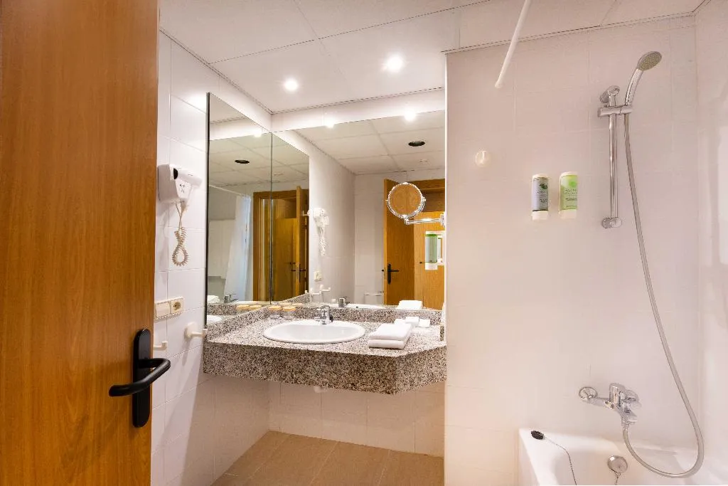 Double or Twin WITH BALCONY Room, Valentin Reina Paguera - Adults only, Majorca