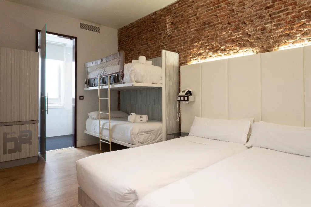 QUADRUPLE STANDARD Room, Petit Palace Lealtad Plaza, Madrid