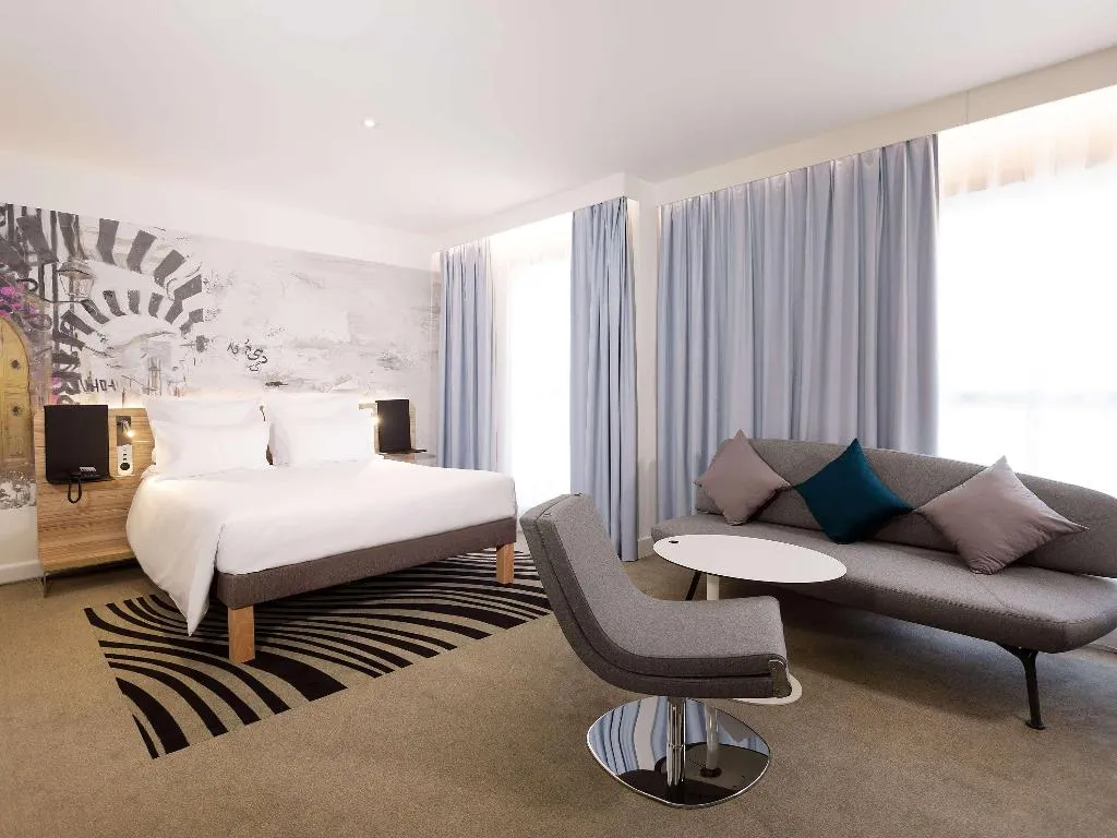 DOUBLE DELUXE Room, Novotel Tunis Lac, Tunisia