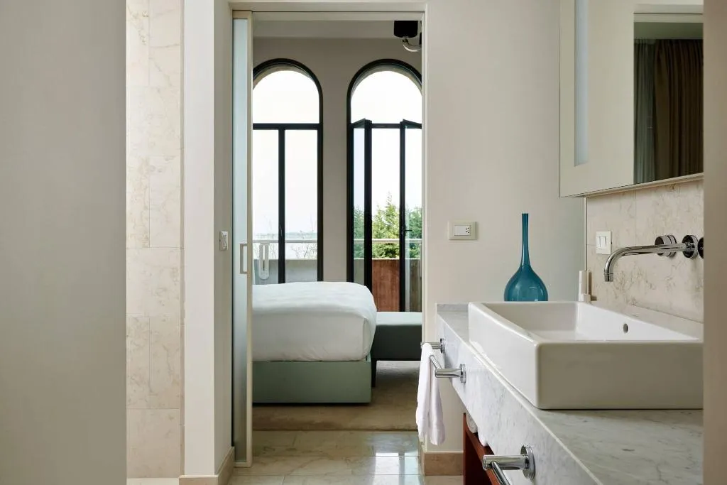 Room, JW Venice, Venice