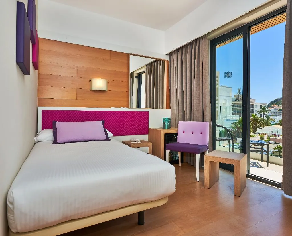 SINGLE WITH BALCONY Room, S'Entrador Playa, Majorca
