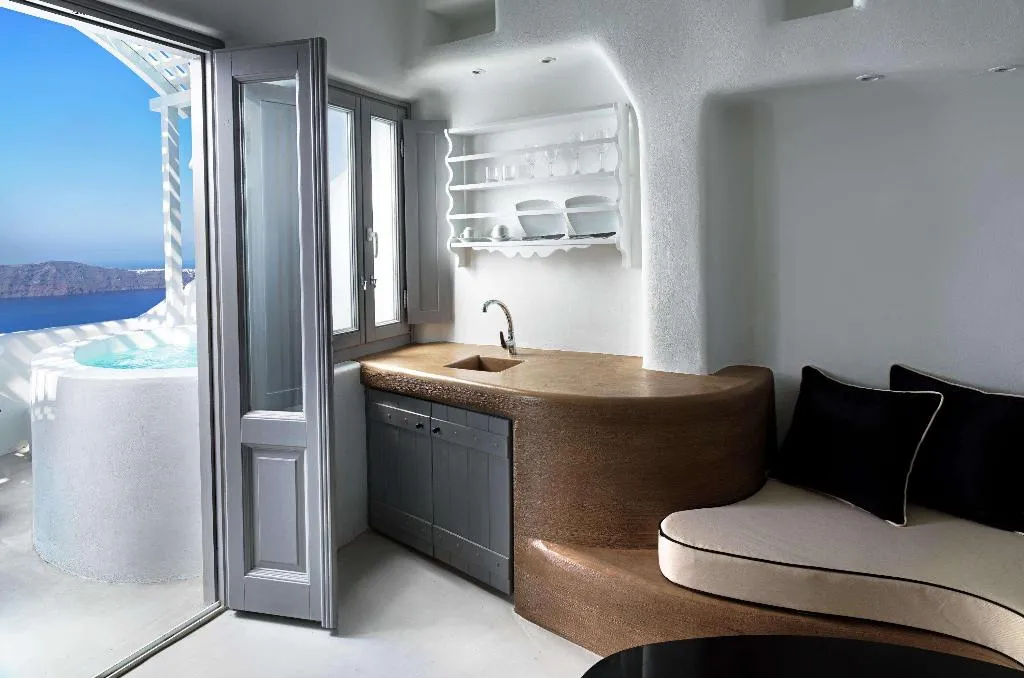 Room, Tholos Resort, Santorini