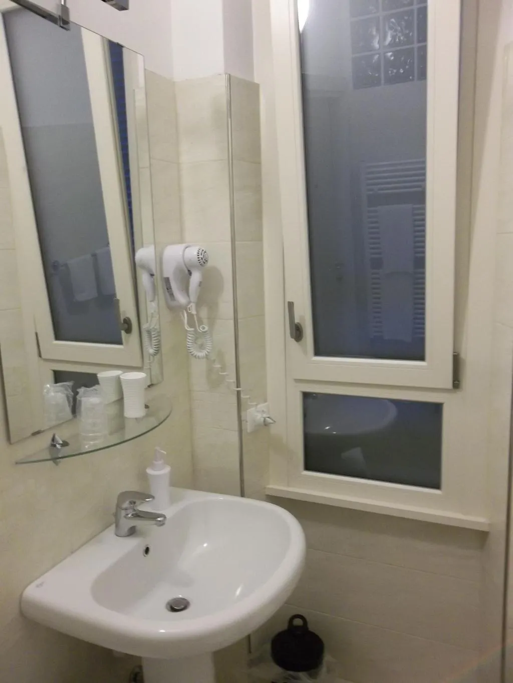 Room, Albergo Amalfi Milano, Milan