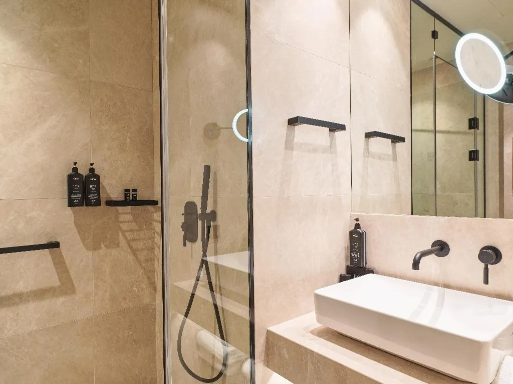 DOUBLE STANDARD Room, NYX Esperia Palace Athens by Leonardo Hotels, Athens