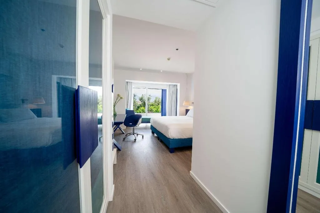 TRIPLE SUPERIOR Room, Hilton Sorrento Palace, Naples