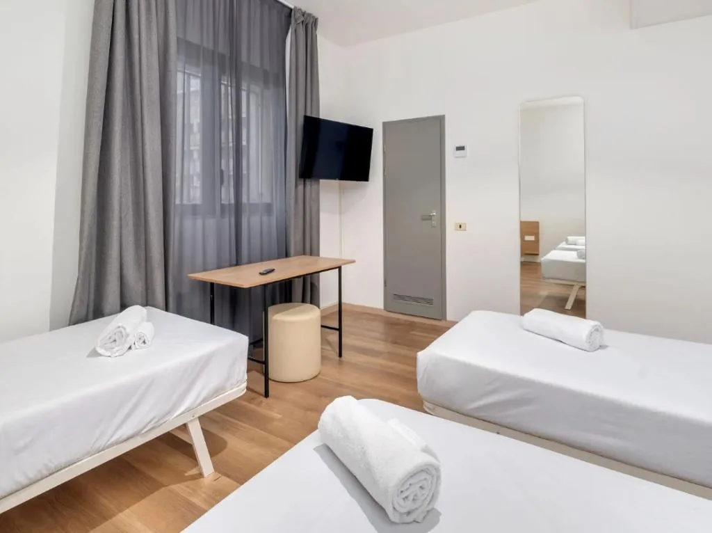 TRIPLE ECONOMY Room, B&B Hotel Milano Ornato, Milan