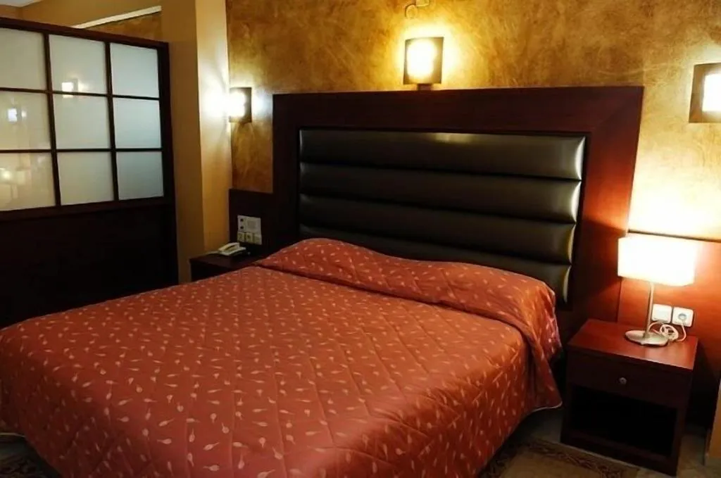 SUITE CAPACITY 4 Room, City Life Port Hotel, Crete