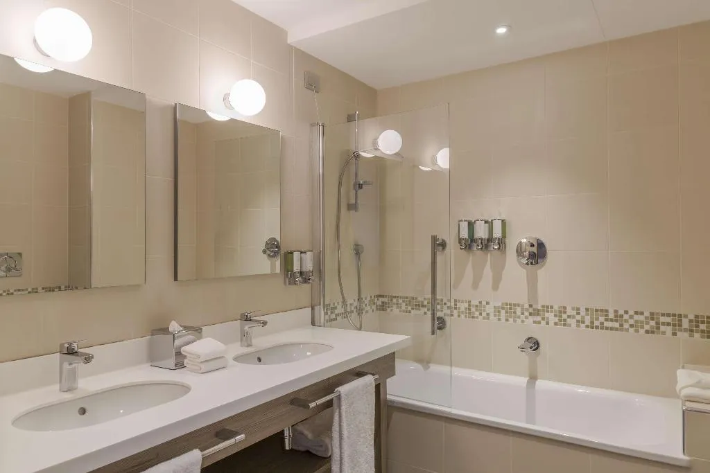 TWIN SUPERIOR Room, Hampton By Hilton Rome East, Rome