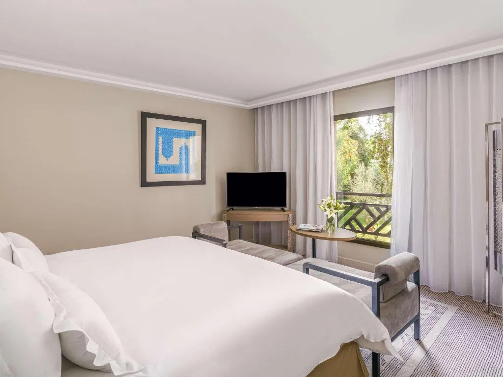 DOUBLE DELUXE KING BED Room, Movenpick Hotel Mansour Eddahbi Marrakech, Marrakech