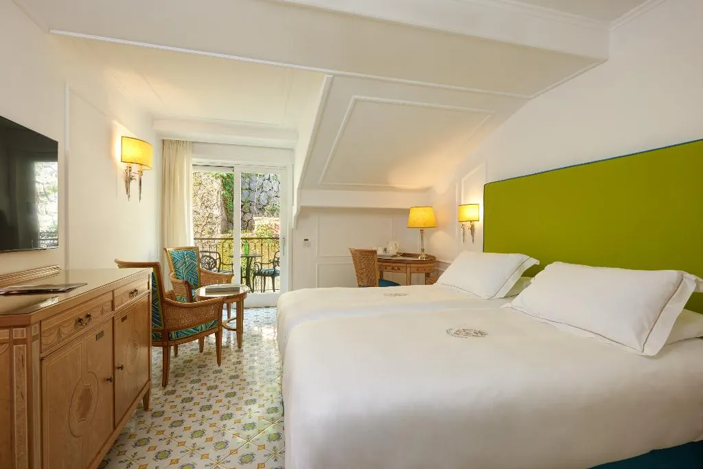 DOUBLE CLASSIC Room, Grand Hotel Capodimonte, Naples