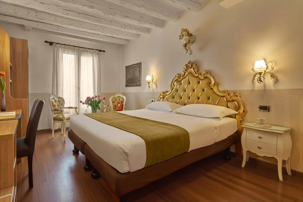 Double or Twin DELUXE Room, UNA HOTELS Ala Venezia - Adults +16, Venice