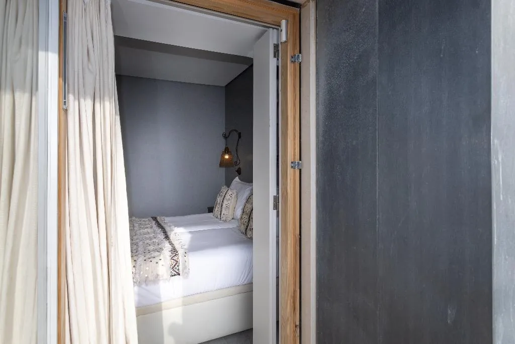 Double or Twin SUPERIOR WITH BALCONY Room, Casa Da Praça, Lisbon