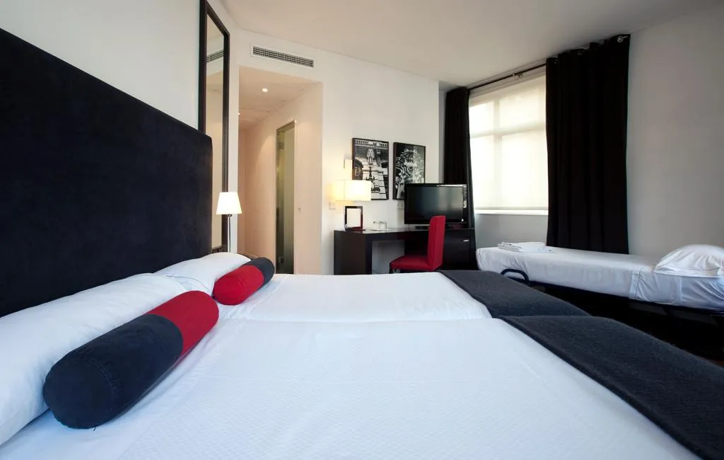 TRIPLE STANDARD Room, Quatro Puerta del Sol, Madrid