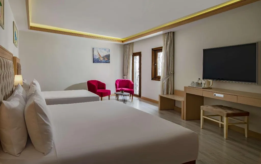DOUBLE SUPERIOR QUEEN BED Room, DoubleTree by Hilton Bodrum Marina Vista, Bodrum