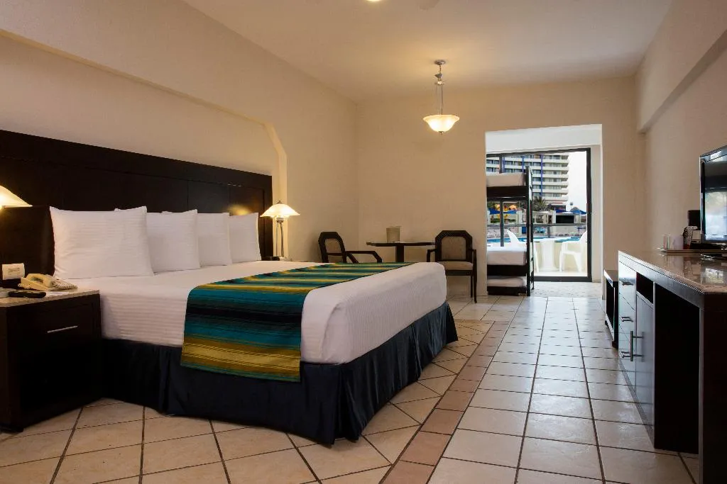 SUITE STANDARD Room, Crown Paradise Club Cancun All Inclusive, Cancun Area