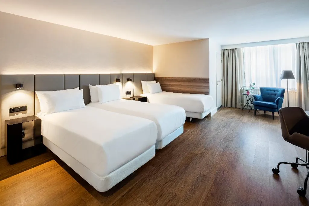 TRIPLE SUPERIOR Room, NH Amsterdam Schiller, Amsterdam