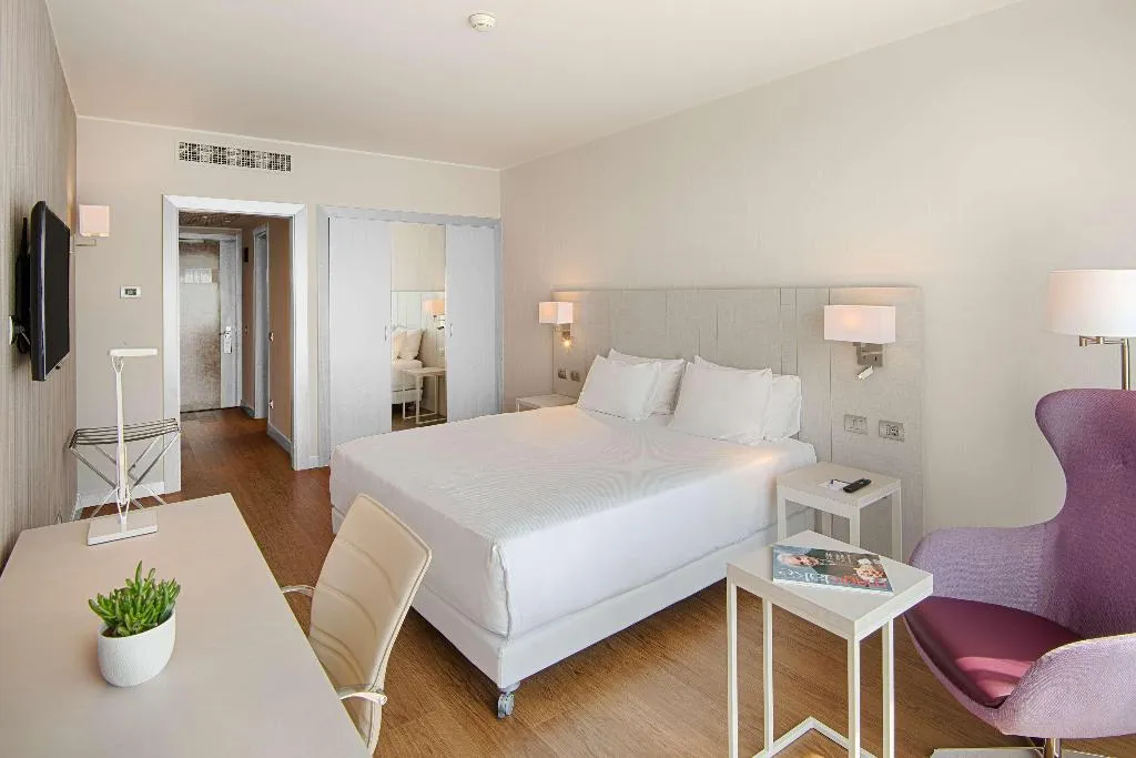 DOUBLE STANDARD Room, NH Lecco Pontevecchio, Milan