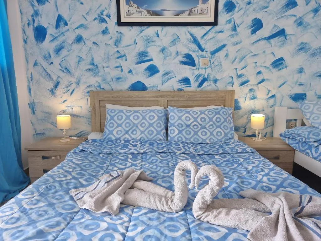 Room, Pleasure Beachside Studios, Santorini