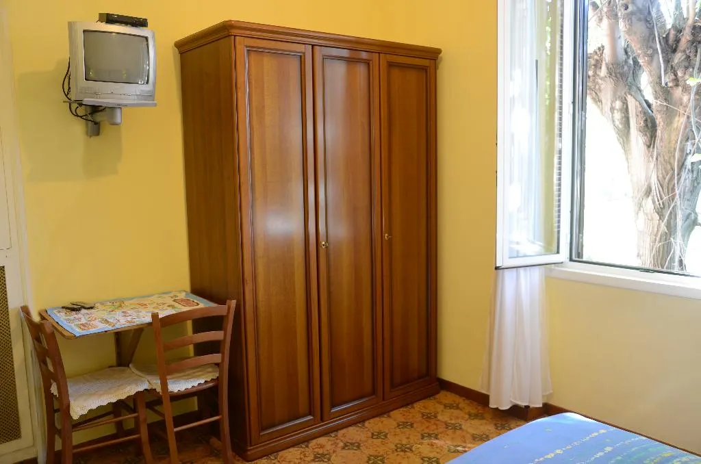 DOUBLE STANDARD Room, A Vinicius Et Mita, Rome