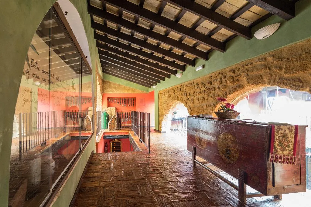General view, La Casona de Calderon, Seville