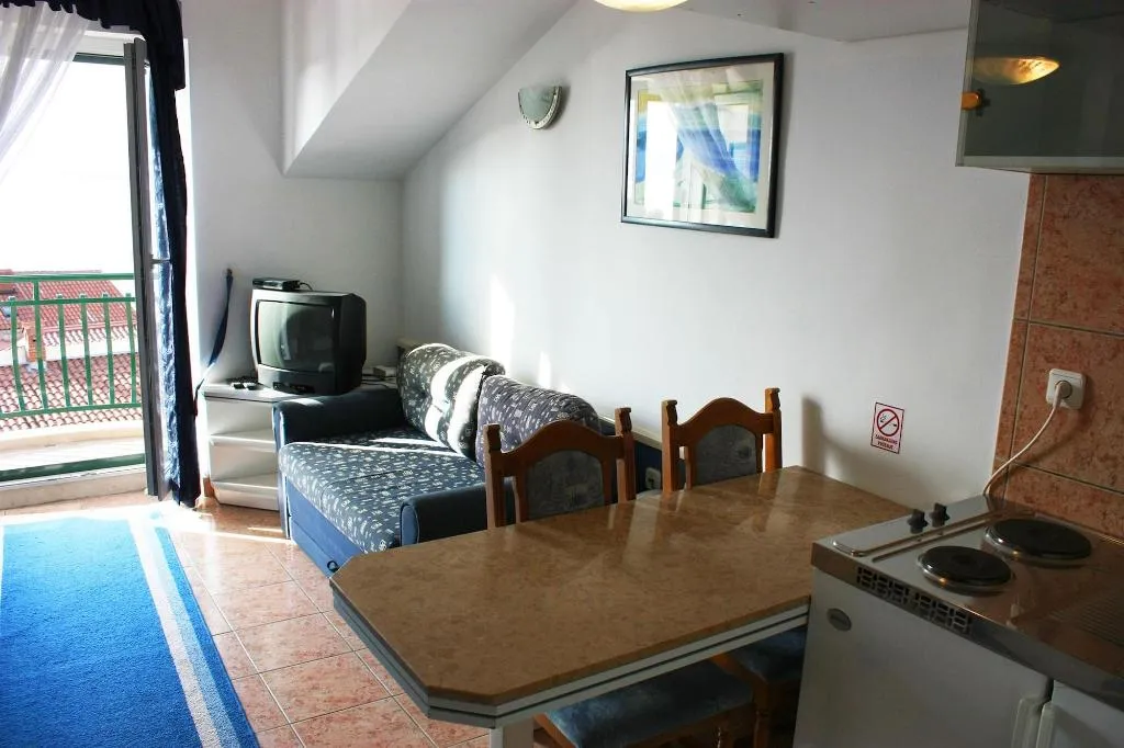 Room, Ivan, Split