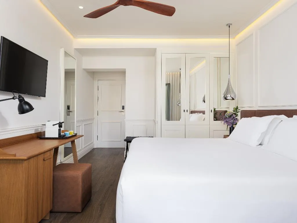 DOUBLE SINGLE USE WITH BALCONY Room, H10 Universitat, Barcelona