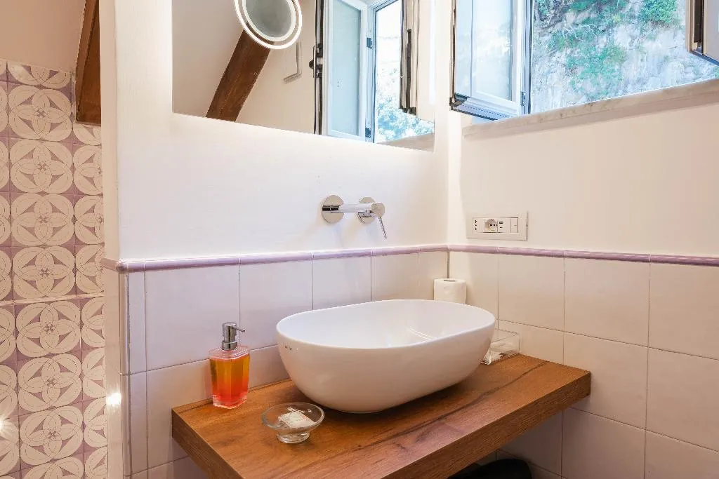 JUNIOR SUITE STANDARD Room, Hotel Villa Annalara, Naples