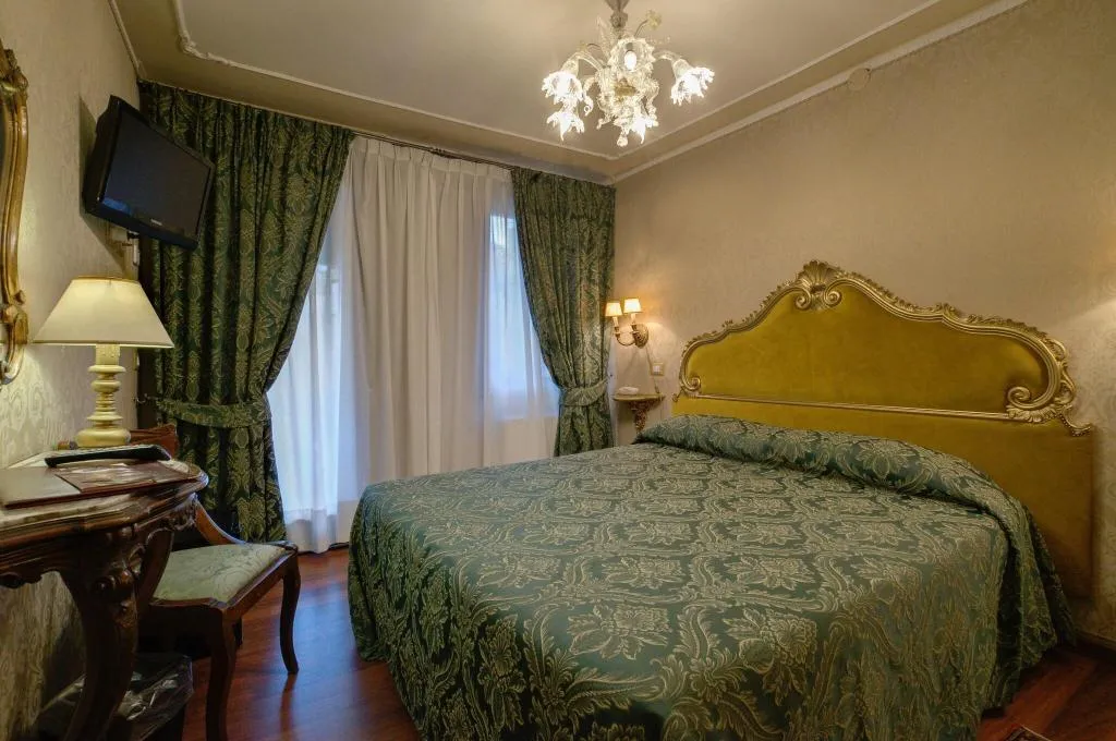 DOUBLE CLASSIC QUEEN BED Room, Bel Sito e Berlino, Venice