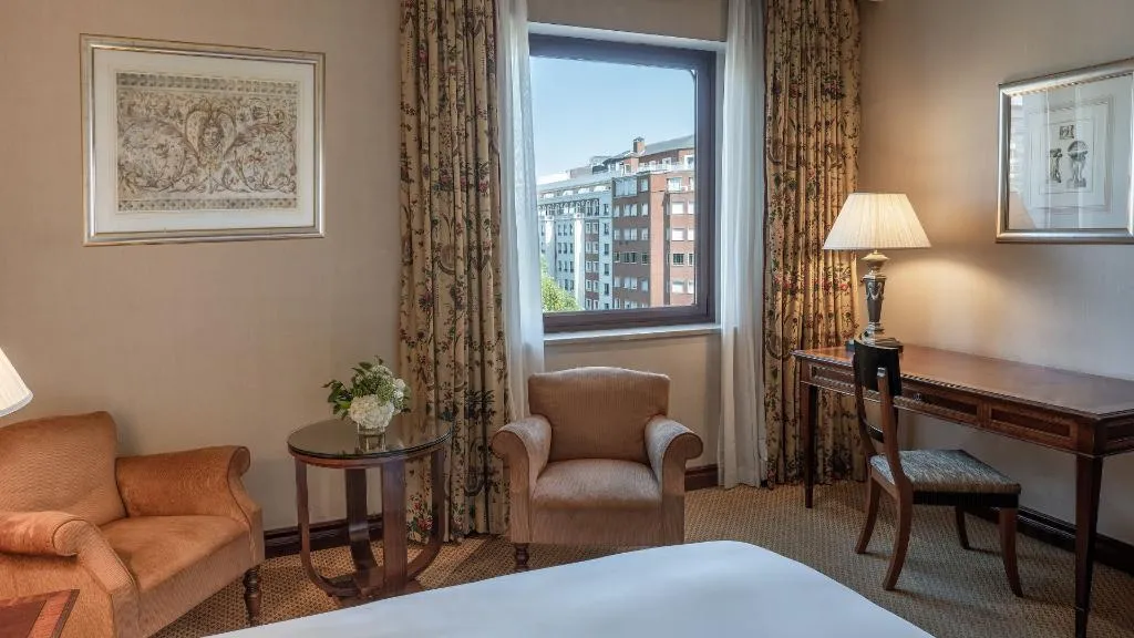 DOUBLE CLASSIC QUEEN BED Room, InterContinental Madrid, Madrid