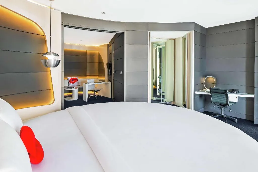 SUITE STANDARD Room, V Hotel Dubai, Curio Collection by Hilton, Dubai