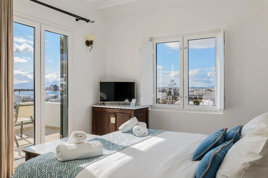 Double or Twin SIDE SEA VIEW Room, Pelican Bay Art, Mykonos