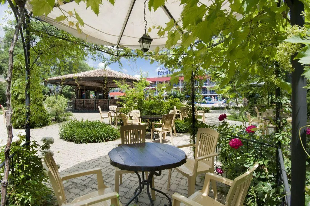 Terrace, Regina, Bourgas