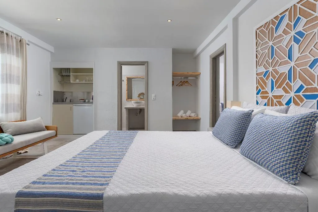 SUITE GRAND Room, Gizis Cliffside Suites, Santorini