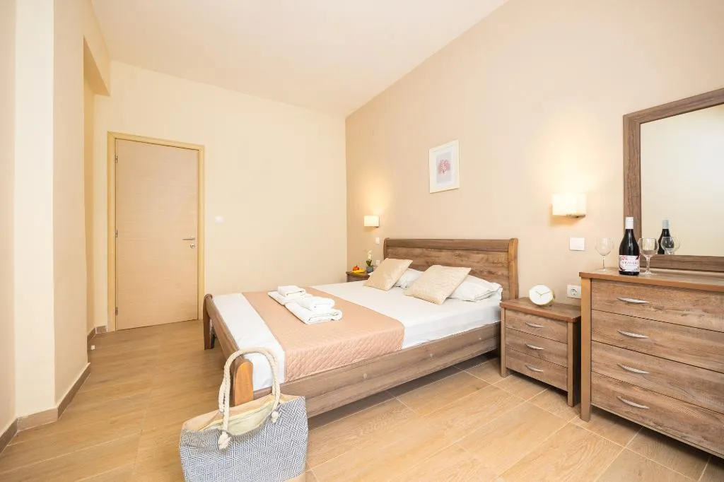 APARTMENT TWO BEDROOMS Room, Koulouris Beach, Corfu