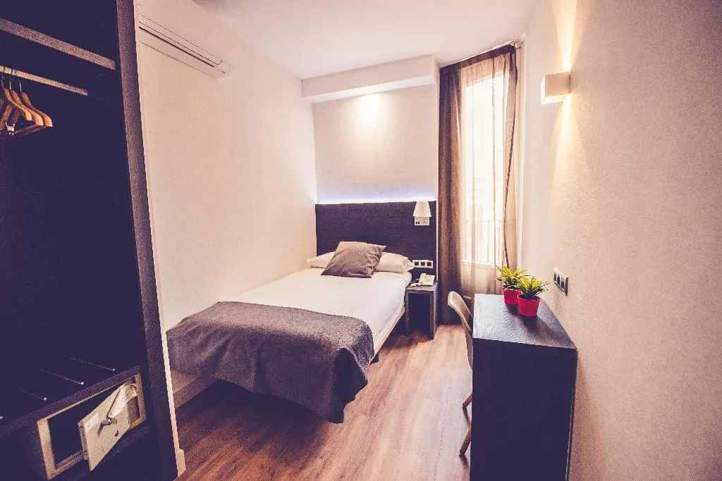 SINGLE STANDARD Room, Marlasca, Madrid