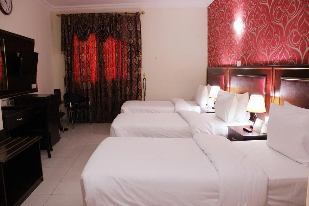 Room, Montreal Naif Hotel, Dubai