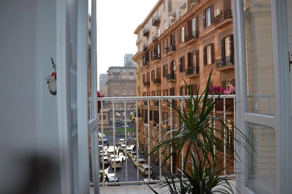 General view, B&B Napul'art, Naples