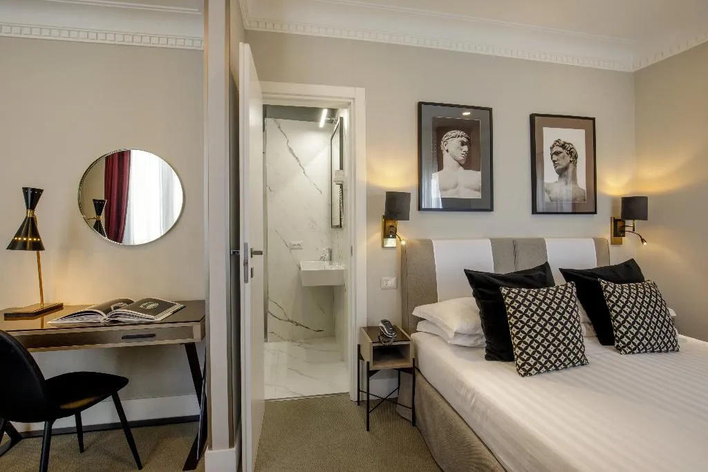 DOUBLE SUPERIOR Room, Condotti Boutique Hotel, Rome