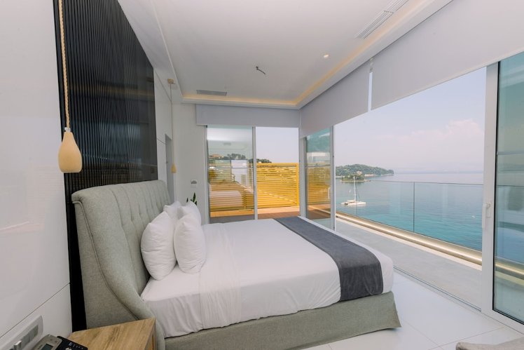 Ray Hotel, Corfu