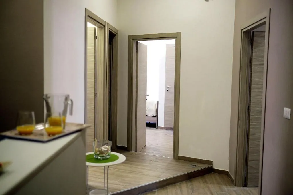 Lobby, Funikulì Funikulà, Naples