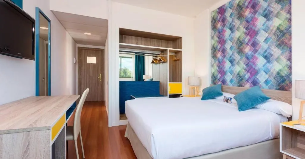 DOUBLE KING SIZE BED Room, Guadalajara Conference Center Affiliated By Melia, Madrid