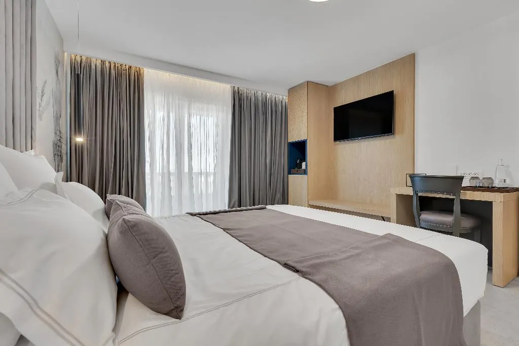 DOUBLE ECONOMY Room, Laurentum, Split